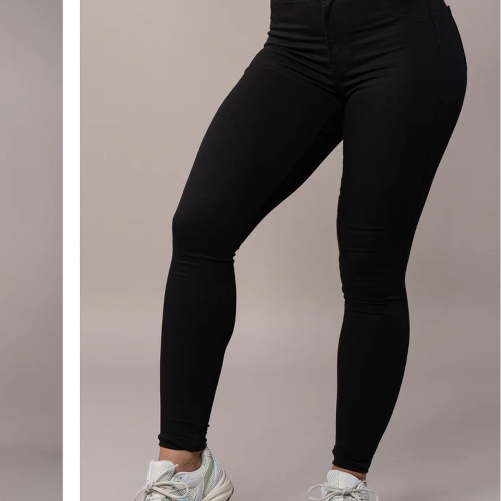 FITJEANS Contour Mid Waisted - Black Skinny Jeans - Picture 3 of 8